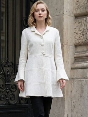 VINTAGE 90s Gorgeous Mariel White Tailored Textured A-Line Coat W/ Bell Sleeves